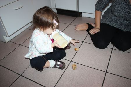 ... then Auntie Elyssa showed me how to spin the dreidel - the under 2 set back home in San Francisco better watch their gelt!