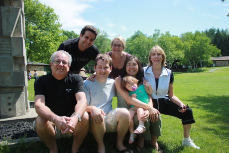 Grandpa Mike, Stephen, Daddy, Auntie Elyssa, Mommy, Maile and Grandma Jill