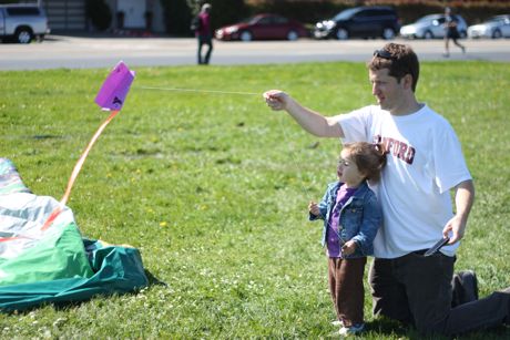 ... and here is Daddy and Maile flying it!