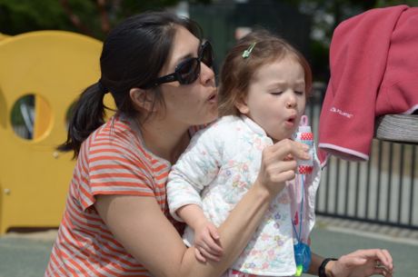 And the eggs had prizes inside! How cool is that? Bubbles with Mommy...