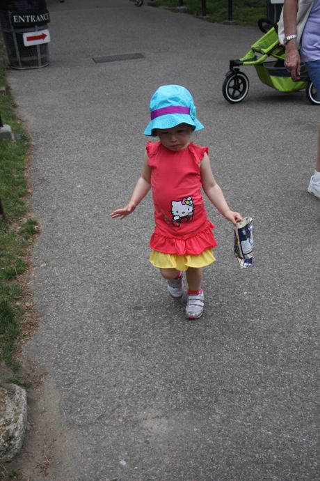 Maile Girl off exploring the Public Gardens