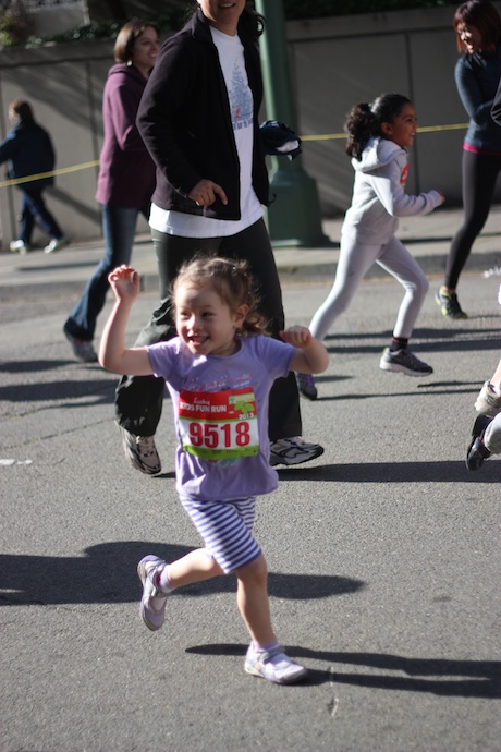 Mommy did a fantastic job running ahead (and often backwards) to catch some action shots of Maile Girl - keep in mind this race was only 150 yards, so not much room to work...