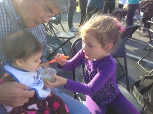 At the park, I showed Papa how to feed Lauren. (Dad note: Mommy and I really liked how Maile opened her mouth to show Lauren how it's done.)