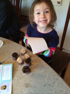 While Mommy cooked the food, Maile Girl focused on the table decorations.