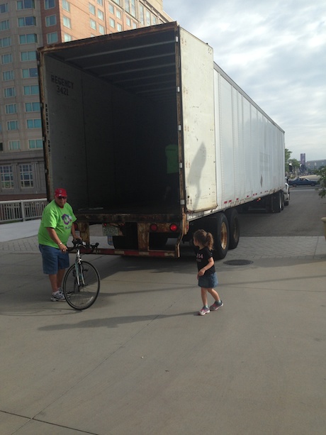 Hey, dude, do you know where I can find my daddy's bike?