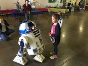Maile meets R2D2 - home made by the R2D2 Club